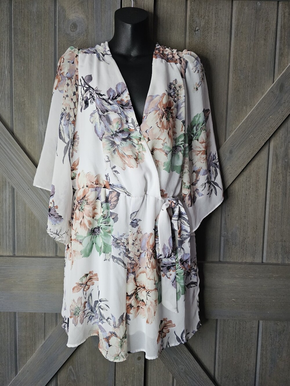 Bailey Blue White Floral Romper sz Large